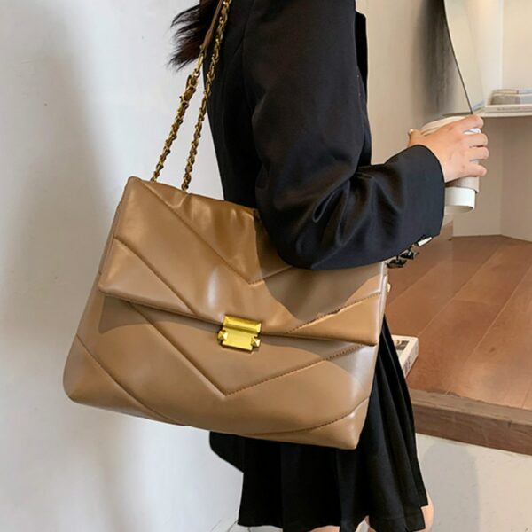 Bolso de hombro de piel sintética para mujer, bandolera de gran capacidad con cadena, a la moda 1