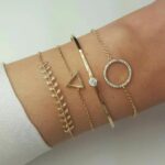 Paquete De 4 Pulseras Inspiradas Con Diseño De Hojas De Metal, Triángulo Y Diamantes De Imitación 1